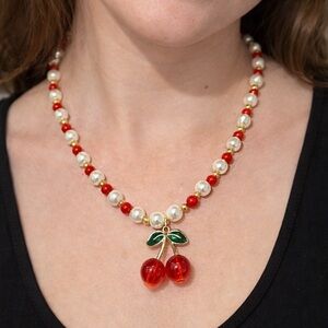 Cherry Glass Pearls Necklace.